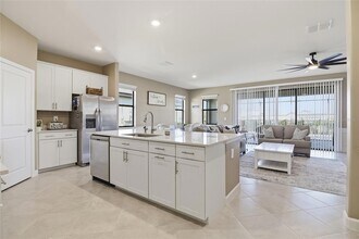 15169 Serene Shrs Lp in Bradenton, FL - Foto de edificio - Building Photo