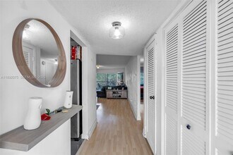 6100 S Falls Cir Dr in Lauderhill, FL - Building Photo - Building Photo