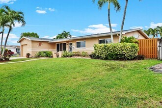 2251 NW 87th Ave in Pembroke Pines, FL - Building Photo - Building Photo
