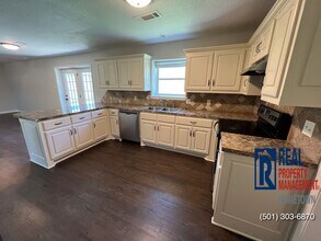 10 Woodbriar Ct in Jacksonville, AR - Building Photo - Building Photo