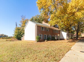 3317 Regents Park Ln in Greensboro, NC - Building Photo - Building Photo