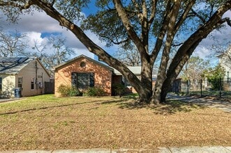 2308 N Edgewood Terrace in Fort Worth, TX - Building Photo - Building Photo