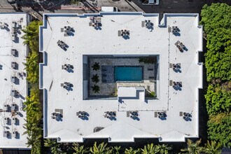 Chic Place at Lincoln in Miami Beach, FL - Building Photo - Building Photo