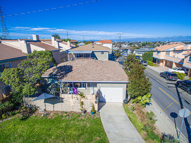 2523 Voorhees Ave in Redondo Beach, CA - Building Photo - Building Photo