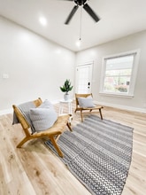 410 W Maple St, Unit 2 in Johnson City, TN - Building Photo - Building Photo