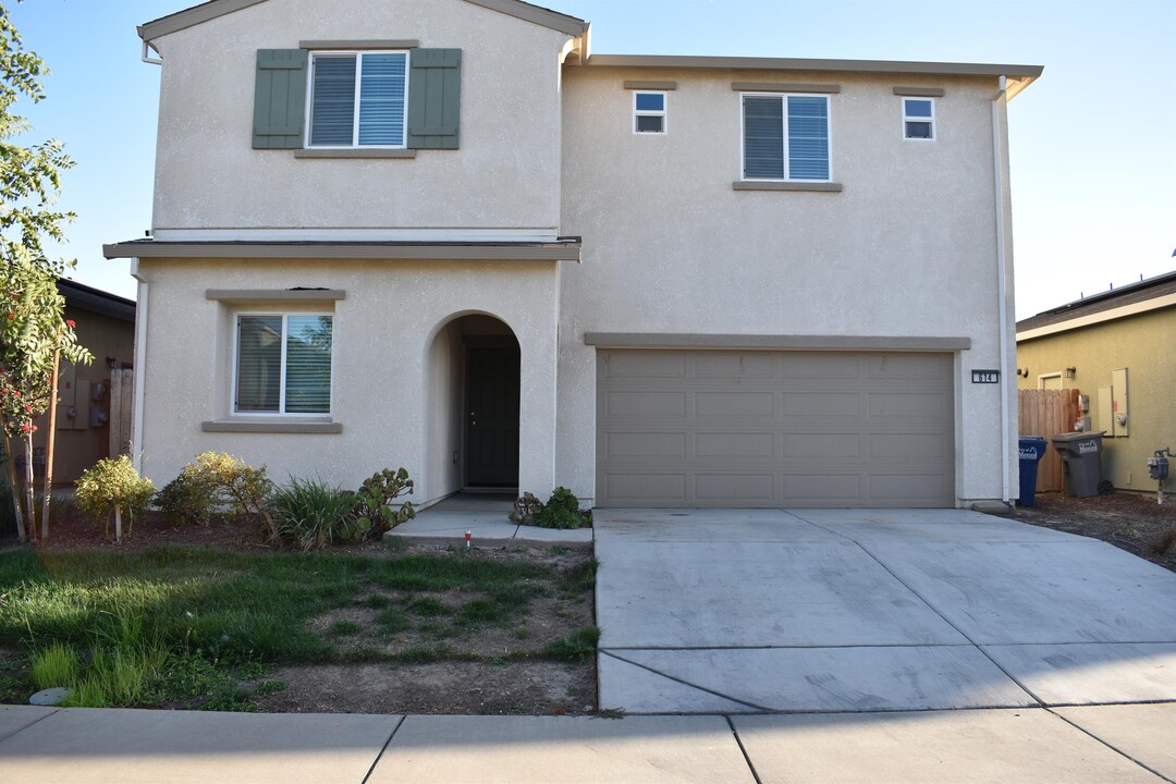 614 Phelps Dr in Merced, CA - Building Photo