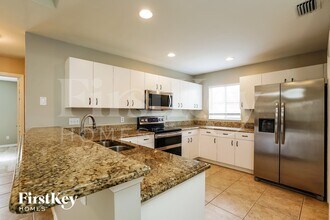 2836 SW 35th Ln in Cape Coral, FL - Foto de edificio - Building Photo