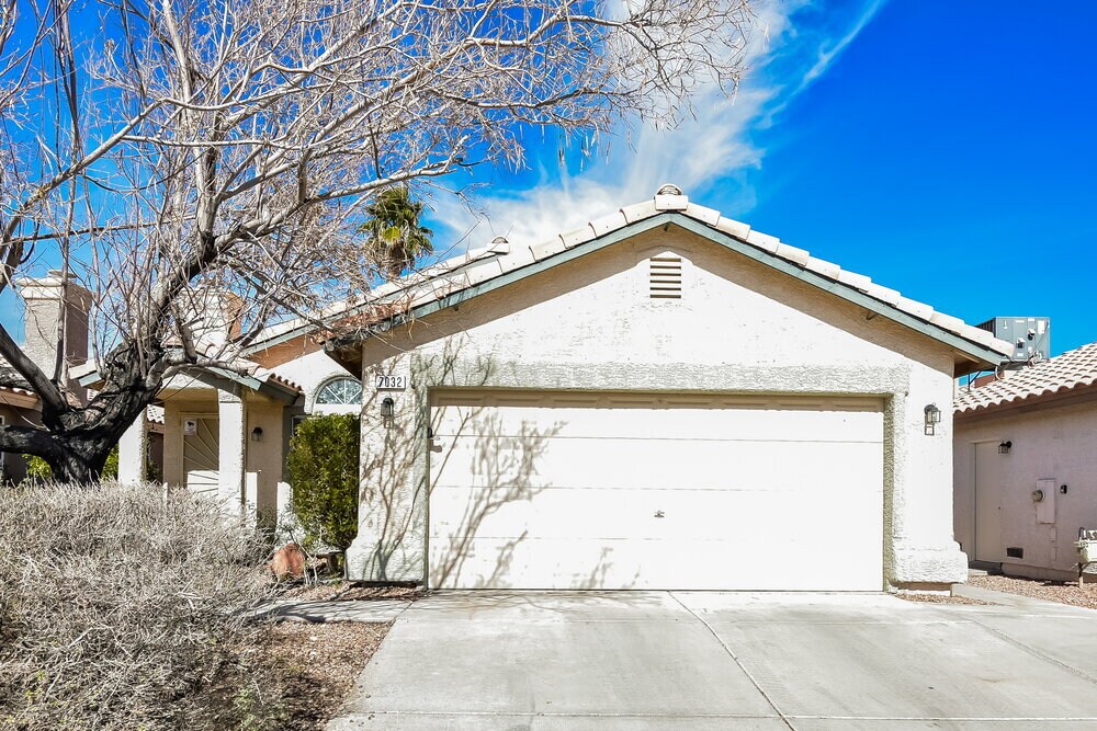 7032 Village Shore Ct in Las Vegas, NV - Building Photo