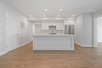 135 Hancock St, Unit 19 in Quincy, MA - Building Photo - Building Photo
