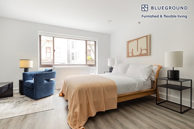 311 W 50th St in New York, NY - Building Photo - Building Photo