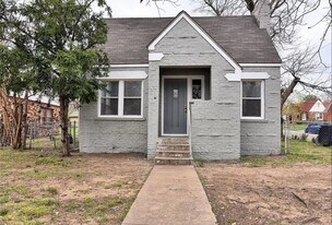 903 N Columbia Pl in Tulsa, OK - Building Photo