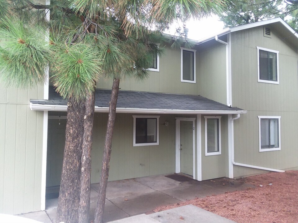 4 S Paseo del Flag in Flagstaff, AZ - Building Photo