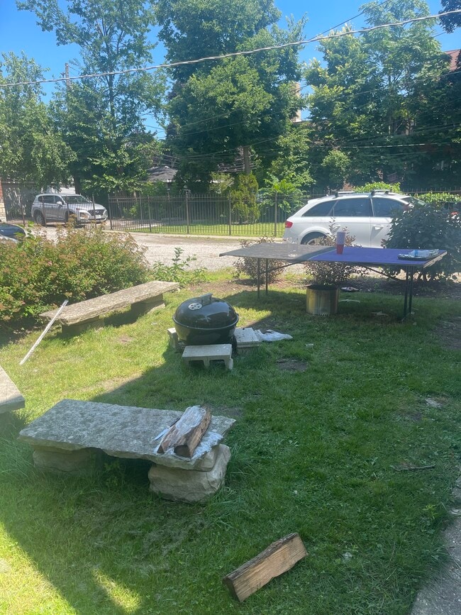 829 Simpson St, Unit 1 in Evanston, IL - Building Photo - Building Photo