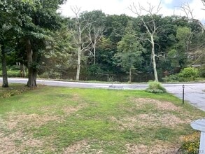 50 N Glenwoods Rd in Ledyard, CT - Building Photo - Building Photo
