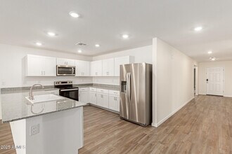 1610 W Laguna Dr in Coolidge, AZ - Building Photo - Building Photo