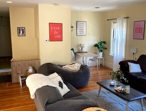 36 Beaconsfield Rd, Unit 2 in Brookline, MA - Foto de edificio - Building Photo