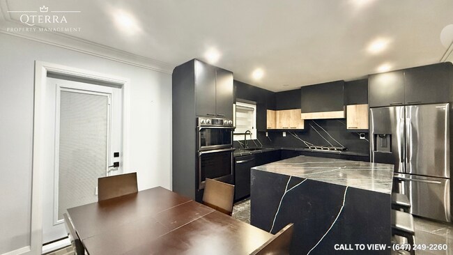 32 Dromore Cres in Toronto, ON - Building Photo - Building Photo