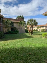 1301 NW 12th Ave in Boca Raton, FL - Foto de edificio - Building Photo