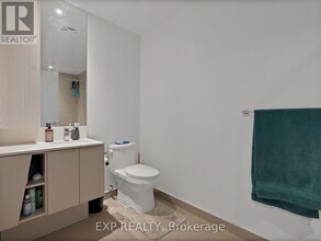 3900 Confederation Pkwy in Mississauga, ON - Building Photo - Building Photo