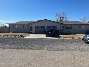 217 S Wiggins Dr in Pueblo, CO - Building Photo - Building Photo