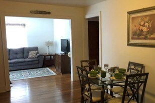 1612 N Walker St Apartments
