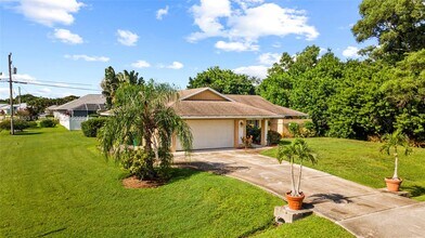 515 SE Nome Dr in Port St. Lucie, FL - Building Photo - Building Photo