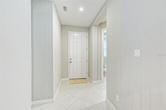 5564 Summit Gln in Bradenton, FL - Building Photo - Building Photo