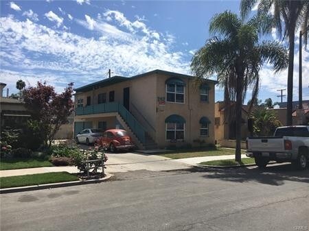 242 Glendora Ave in Long Beach, CA - Foto de edificio