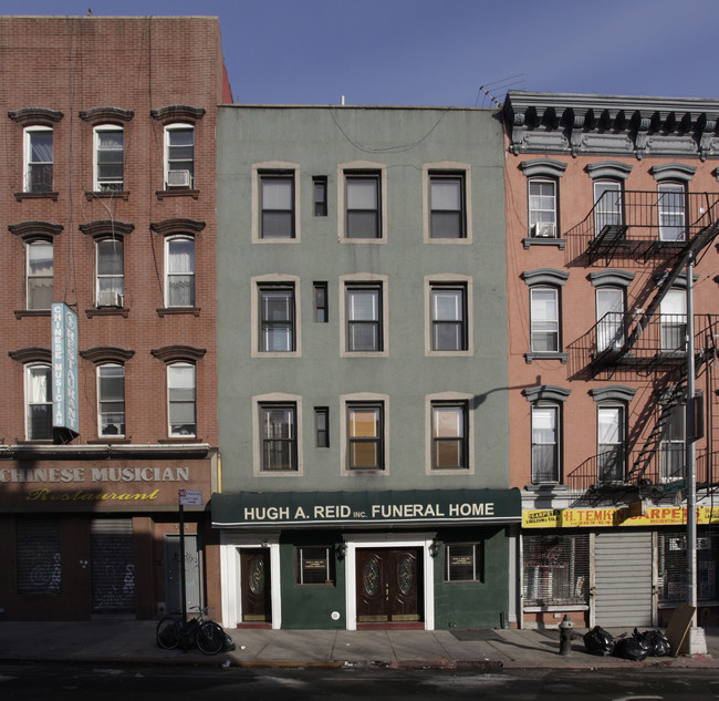 153 Greenpoint Ave in Brooklyn, NY - Building Photo - Building Photo