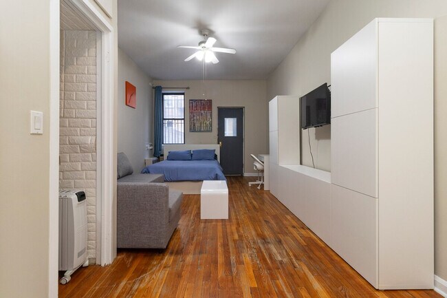 250 E 82nd St, Unit SI ID1060730P in New York, NY - Foto de edificio - Building Photo