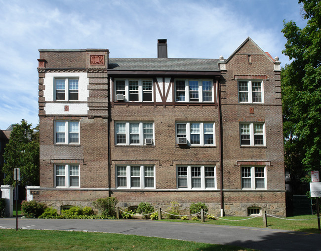 81-87 N Broadway in White Plains, NY - Building Photo - Building Photo