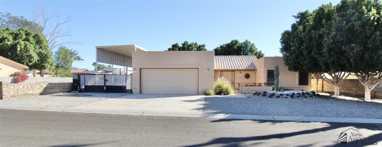 12179 E Via Loma Vista in Yuma, AZ - Foto de edificio