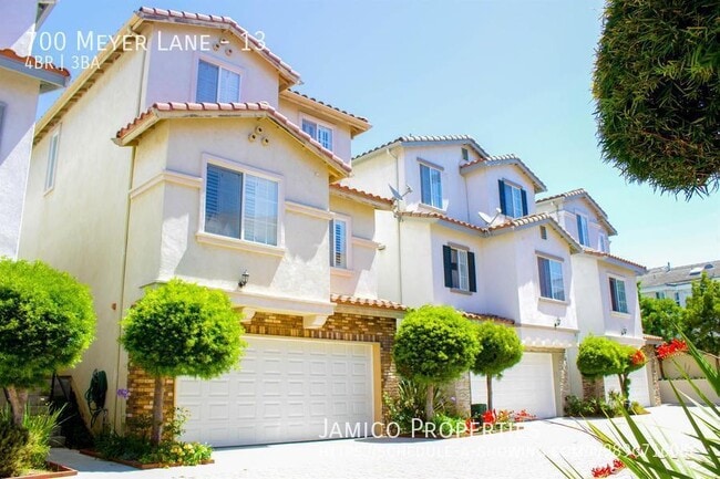 700 Meyer Ln in Redondo Beach, CA - Building Photo - Building Photo