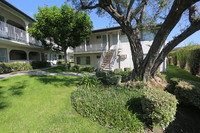 Brighton Place in Whittier, CA - Building Photo - Building Photo