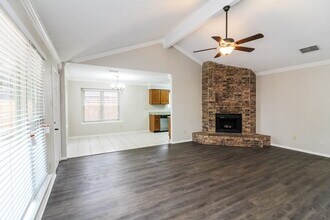 2310 Overbrook Dr in Arlington, TX - Building Photo - Building Photo