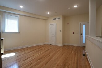 915 N 19th St in Philadelphia, PA - Building Photo - Building Photo