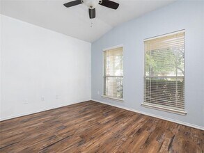 222 Killian Loop in Hutto, TX - Building Photo - Building Photo