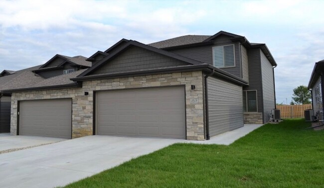 property at 10740 N 149th St