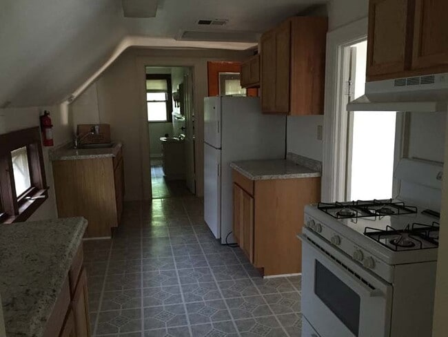 2112 Liberty St in Erie, PA - Building Photo - Building Photo