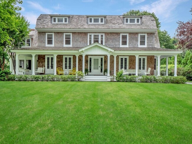 9 Ocean Ave in Quogue, NY - Foto de edificio - Building Photo