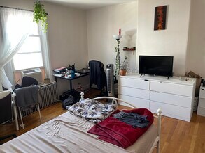 685 Parker St, Unit Mission Hill in Boston, MA - Foto de edificio - Building Photo