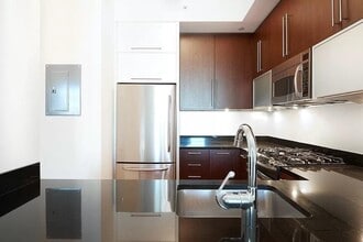 100 Jay St in Brooklyn, NY - Foto de edificio - Building Photo