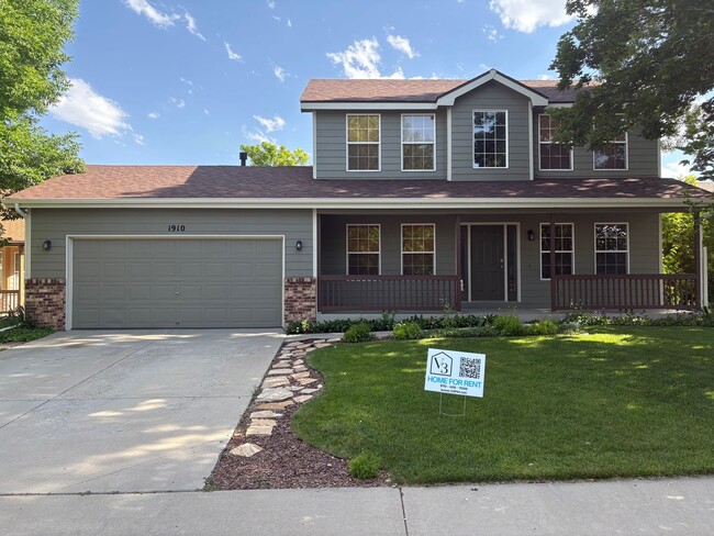 property at 1910 Crestview Dr