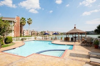 Lakeside at Campeche in Galveston, TX - Foto de edificio - Building Photo