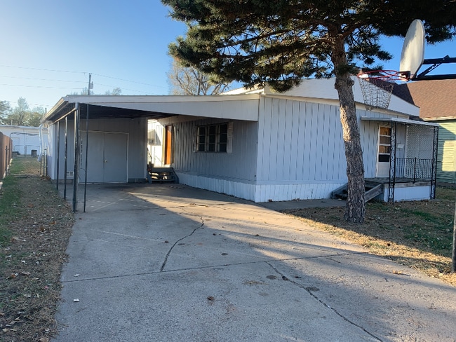814 Marsh Ave in Kinsley, KS - Building Photo - Building Photo