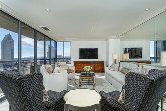 700 Front St, Unit 1004 in San Diego, CA - Building Photo - Building Photo