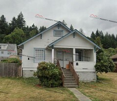 1060 SE Washington Ave in Chehalis, WA - Building Photo