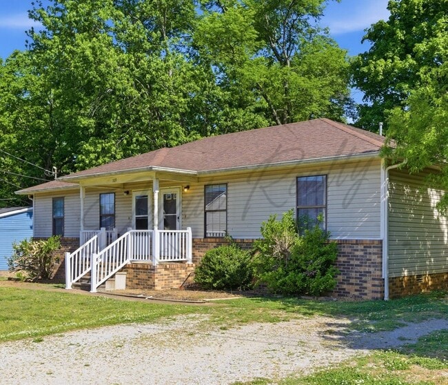 109 Cloverdale Dr in Columbia, TN - Building Photo - Building Photo