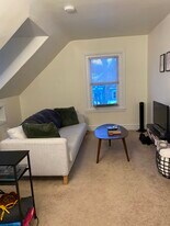 110 Walnut Ave, Unit Apartment #3 in Ardmore, PA - Building Photo