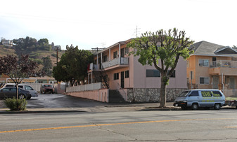 917 Cypress Ave Apartments